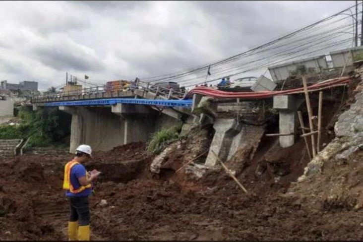 Proyek duplikasi Jembatan Pamuruyan Cibadak yang mandek disoroti DPRD Kabupaten Sukabumi .