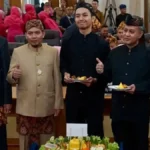 Wakil Ketua II DPRD Kabupaten Sukabumi, Muhammad Sodikin, memimpin Rapat Paripurna dalam rangka Milangkala Hari Jadi Kabupaten Sukabumi ke-153. (Sumber : Diskominfo Kab. Sukabumi)