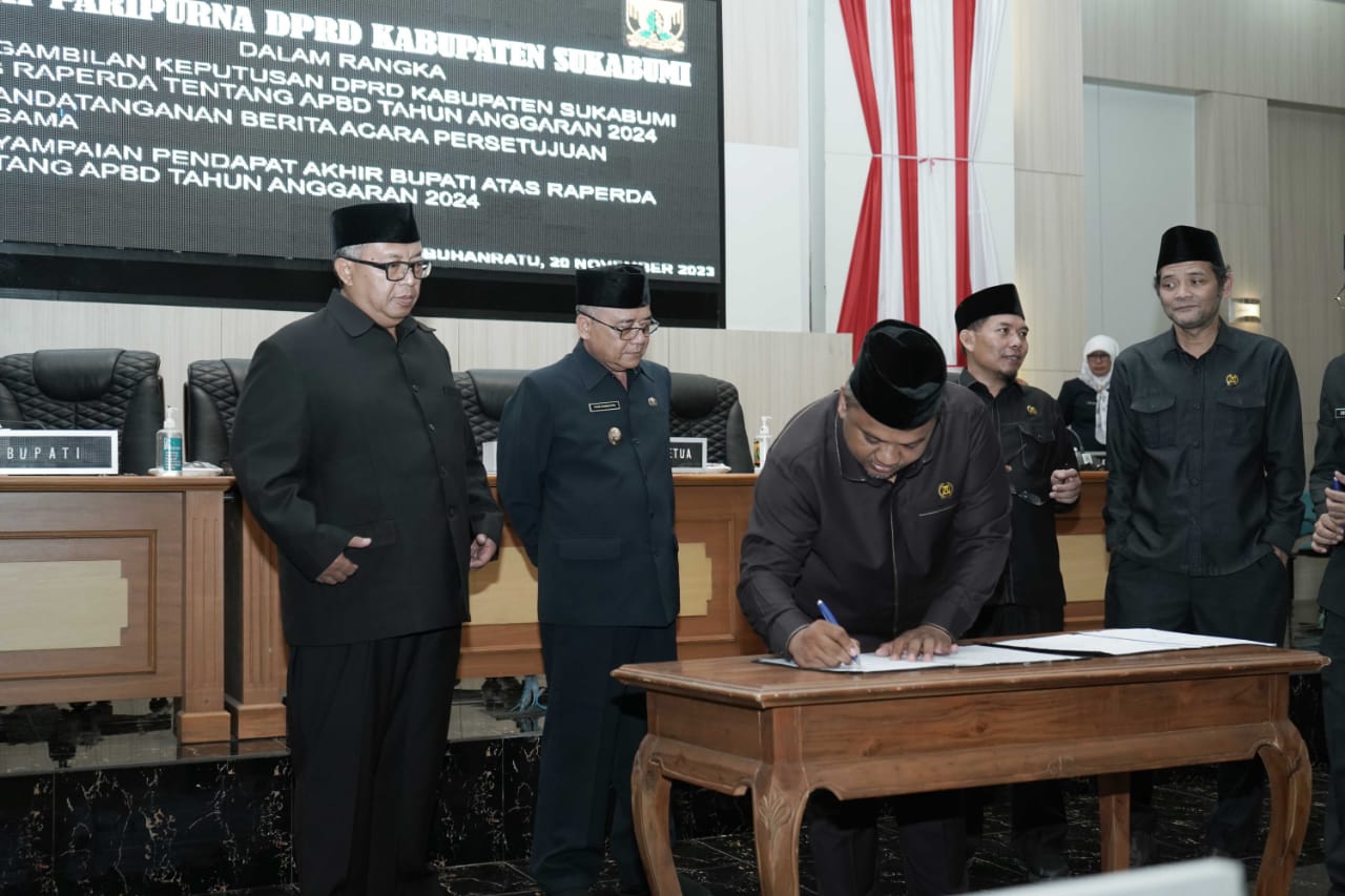 DPRD Kabupaten Sukabumi dan Pemda sepakati Raperda APBD 2024. (Sumber : Dok. DPRD)