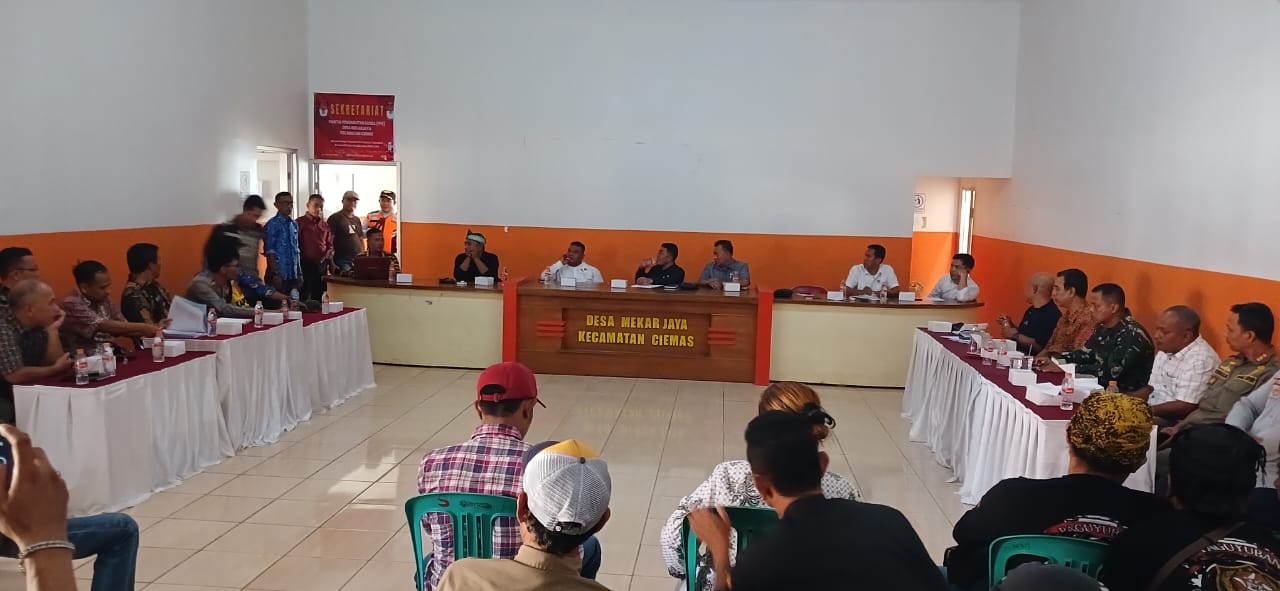 Anggota Komisi I DPRD Kabupaten Sukabumi, Muslihin. Menerima keluhan penambang rakyat.